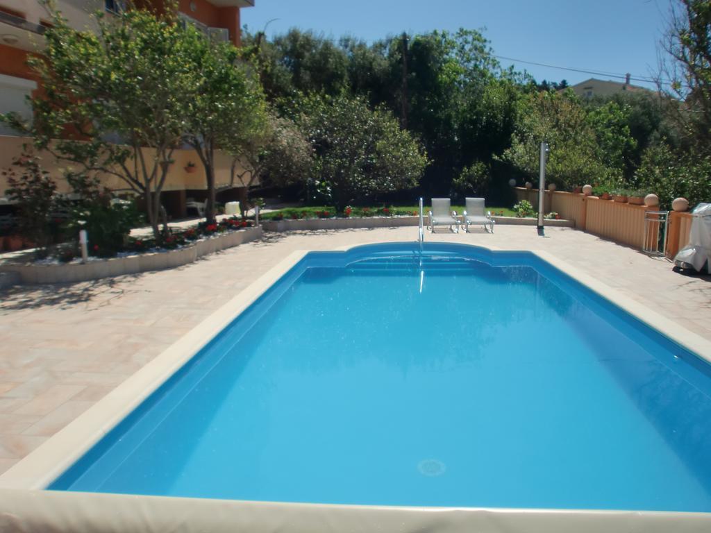 Apartments Bene Banjol Szoba fotó